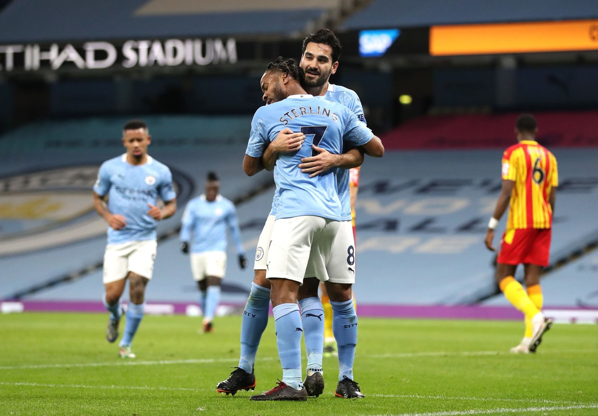 革與錢傑給 革與錢傑給